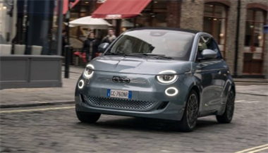 New all-electric Fiat 500 is soft top of choice at What Car? Car of the Year Awards 2021